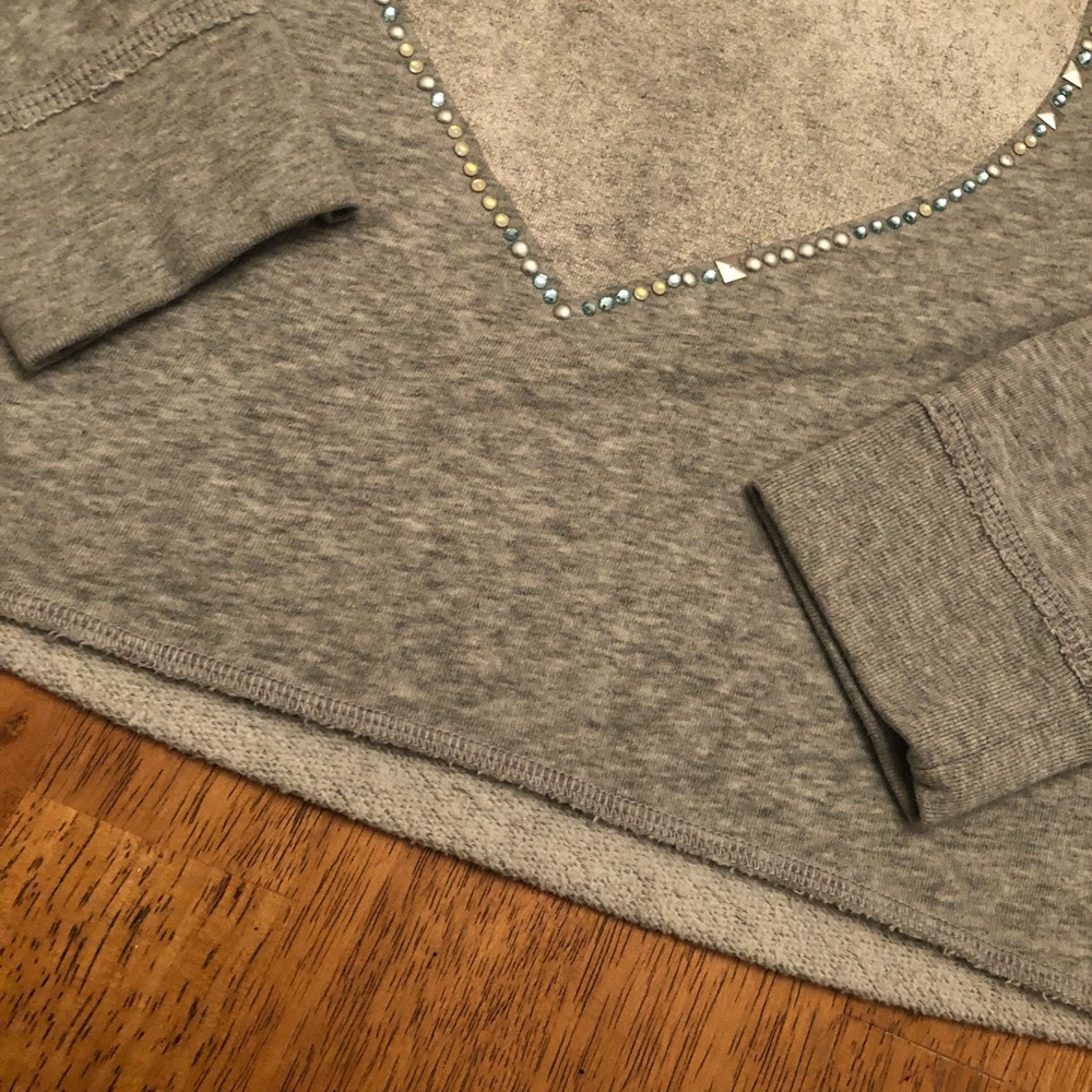 Aeropostale grey crop sweatshirt heart graphic L - Picture 5 of 8